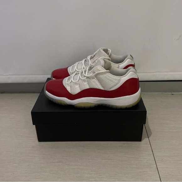 Jordan 11 Low Cherry Size 7